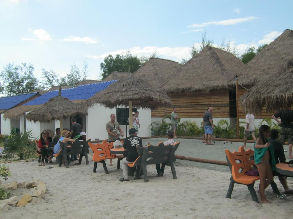 Pat Pat Guesthouse Sihanoukville Exterior photo